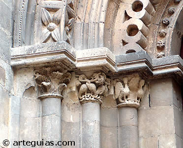 Detalle de la puerta norte de San Mart&iacute;n