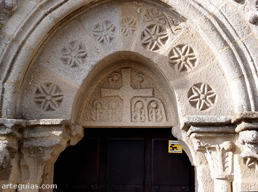 Iglesia de Castrelos, Pontevedra: detalle de la puerta meridional