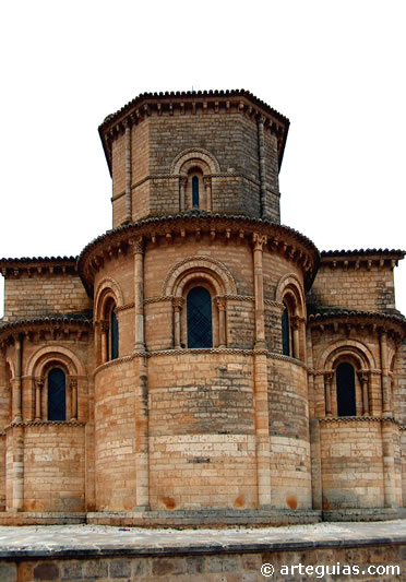 Cabecera y cimborrio de San Mart&iacute;n de Fr&oacute;mista