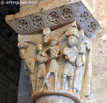 Capitel interior de la iglesia de San Mart&iacute;n de Fr&oacute;mista