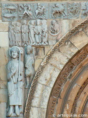 Detalle de una de las puertas. San Isidoro de Le&oacute;n