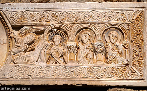 Detalle del c&eacute;lebre dintel del siglo XI de Saint-Andr&eacute; de Sor&egrave;de