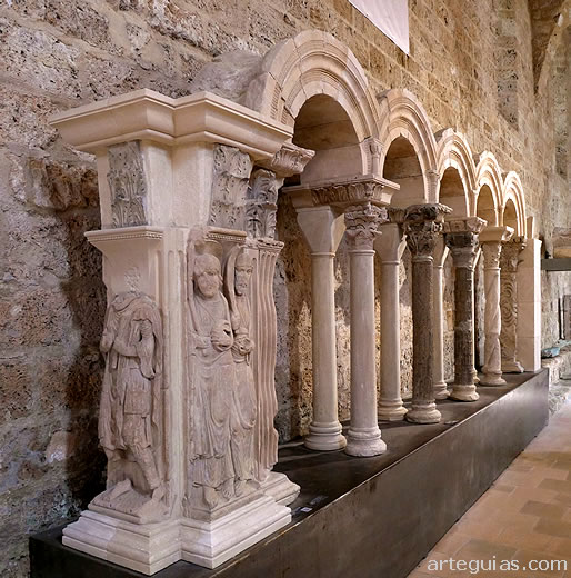 Arquer&iacute;a del claustro superior