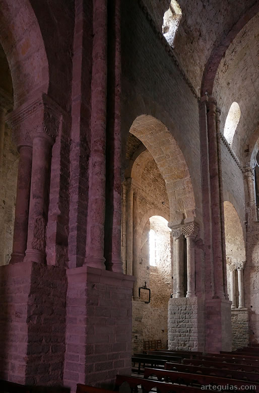 Interior de la iglesia de la abad&iacute;a