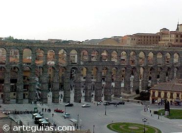 Vista del Acueducto de Segovia desde la torre de San Justo