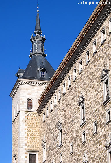 Torre y costado de poniente del Alc&aacute;zar de Toledo