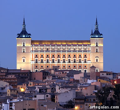 Vista nocturna del alc&aacute;zar