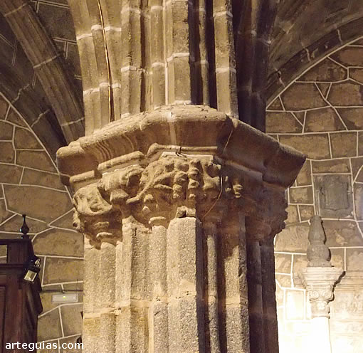 Pilar de la iglesia