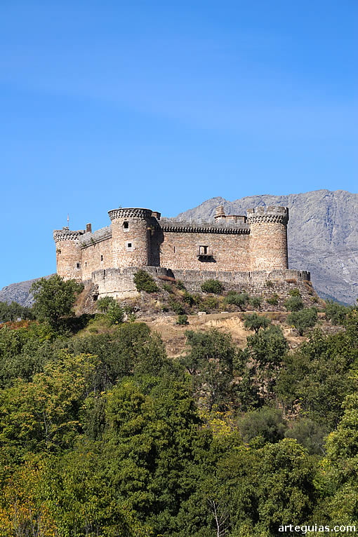 El castillo de Mombeltrán en su magnífico paraje