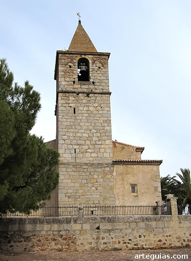 Iglesia de San Mart&iacute;n: torre campanario