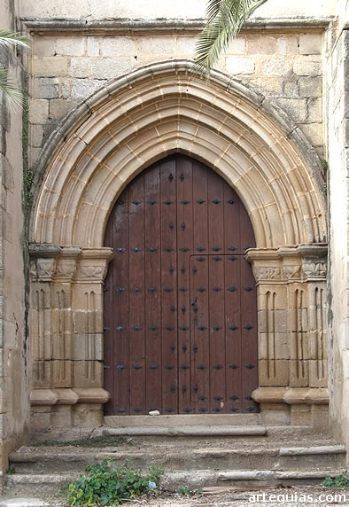 Puerta de la iglesia de San Mart&iacute;n de Medell&iacute;n, Badajoz