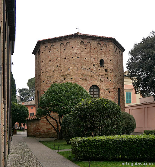 Baptisterio Neoniano de R&aacute;vena