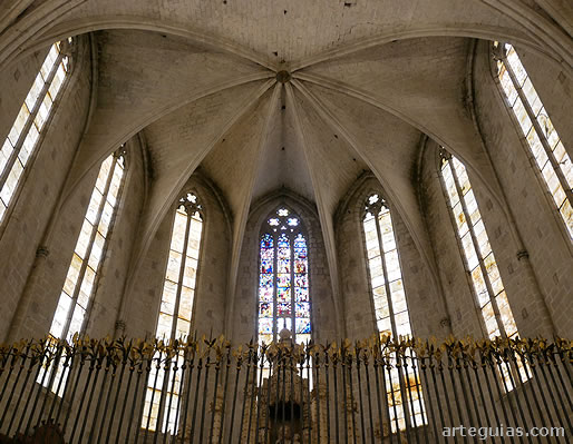 Interior de la cabecera