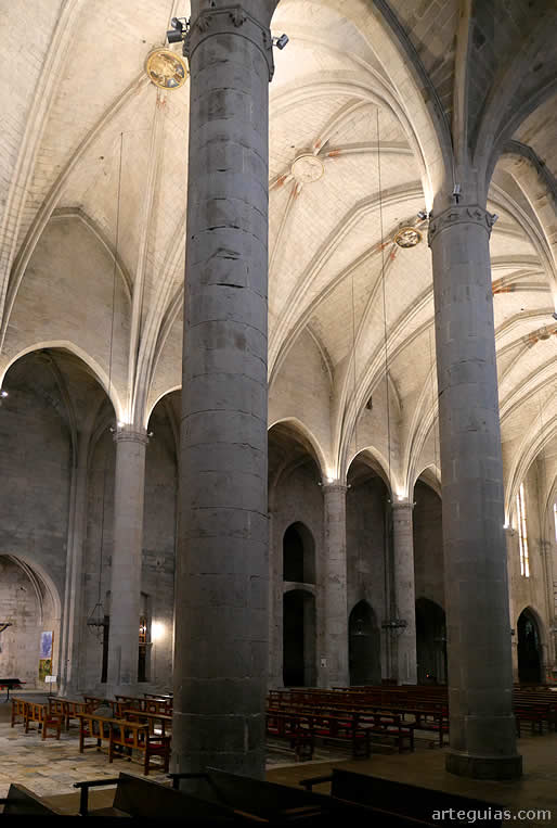 Bas&iacute;lica de Castell&oacute; d'Emp&uacute;ries: naves