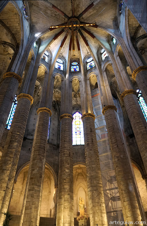 Bas&iacute;lica de Santa Mar&iacute;a del Mar, Barcelona: interior de la cabecera