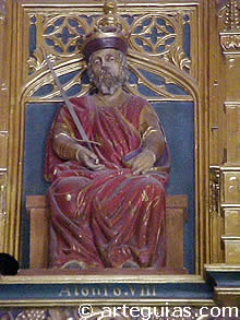 Estatua de Alfonso VIII en el alc&aacute;zar de Segovia