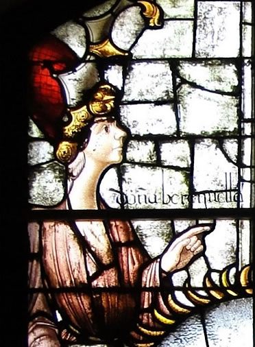 Vidriera del Alcázar de Segovia con la efigie de la Reina Berenguela I de Castilla