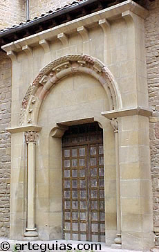 Puerta rom&aacute;nica de la Catedral de Pamplona