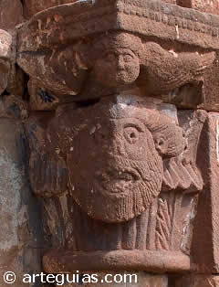 Capitel de la iglesia de Tinieblas. Sierra de Neila. Burgos