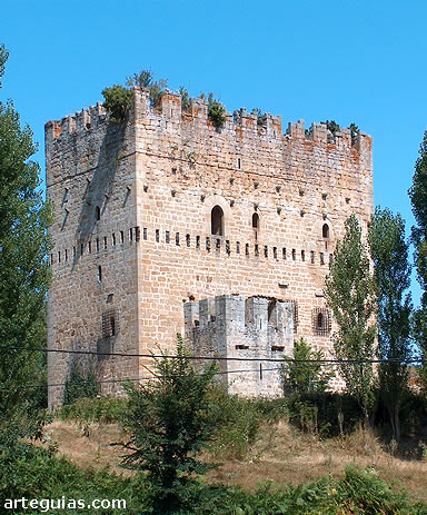 Estructura militar de la Torre de los Velascos