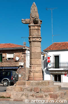 Rollo jurisdiccional que refleja el poder y autonom&iacute;a jur&iacute;dica de la villa de Belv&iacute;s de Monroy