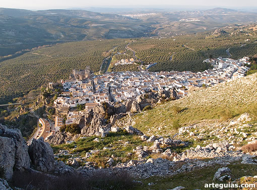Zuheros y el Parque Natural de las Sierras Subbeticas Cordobesas