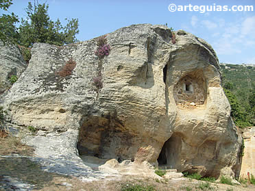 Exterior de la iglesia rupestre de Arroyuelos