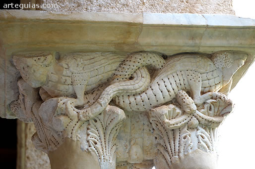 Capitel con arp&iacute;as