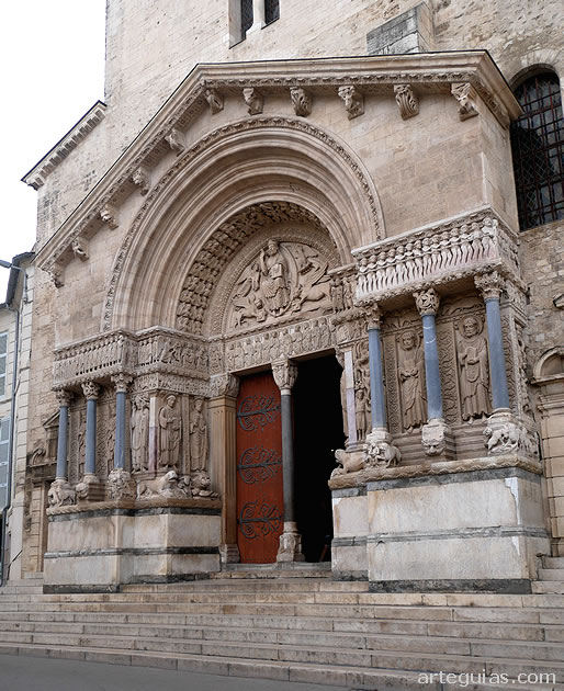 Portada rom&aacute;nica de la Catedral de Arl&eacute;s