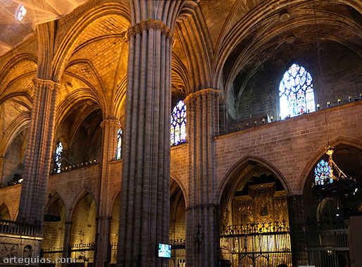 Las tres naves de la Catedral de Barcelona