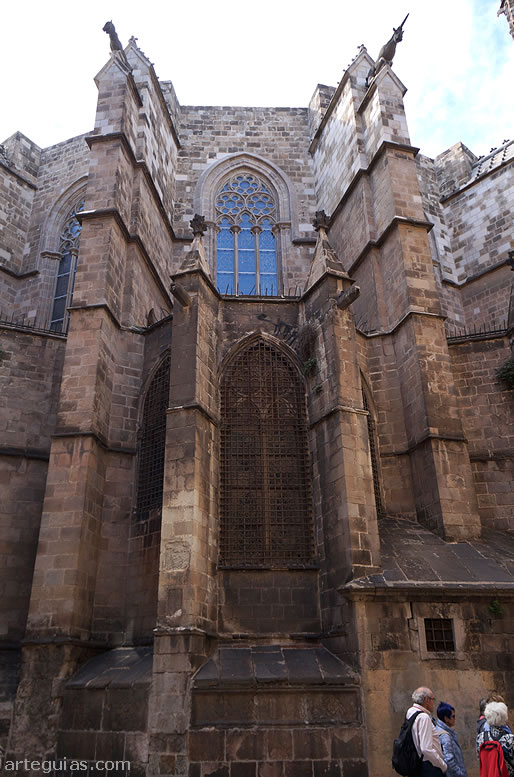 Contrafuertes de la girola de la Catedral de Barcelona