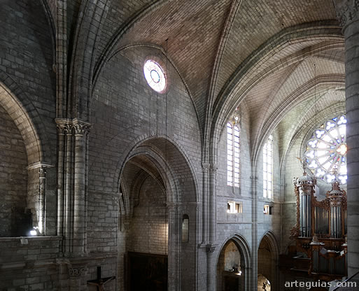 Interior de la Catedral de B&eacute;ziers