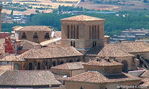 La catedral en la lehan&iacute;a con la Torre del &Aacute;ngel