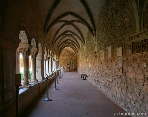 Panda abovedada del claustro de Elna