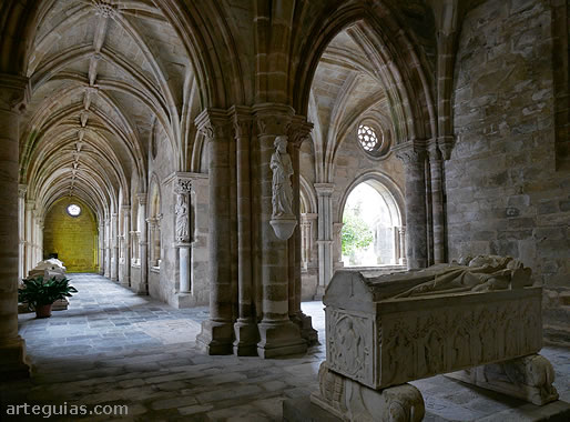 Capela do Fundador en el claustro