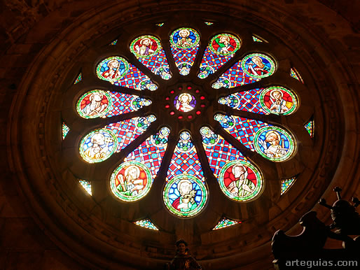 Roset&oacute;n de la fachada