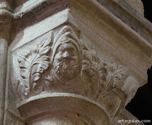 Capitel figurado del interior de la catedral