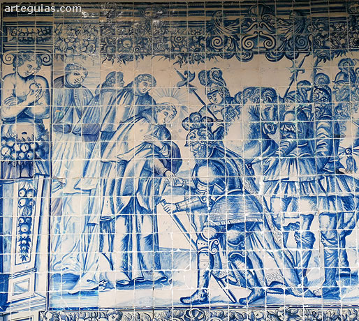 Panel de azulejer&iacute;a blanca y azul del claustro