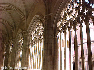 Ventanales del claustro de la Catedral de Segovia