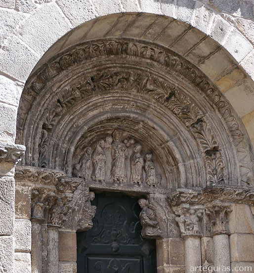 Detalle de la portada sur