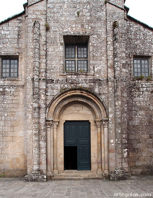 Imafronte de la colegiata de Sar
