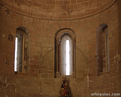 Interior del &aacute;bside central