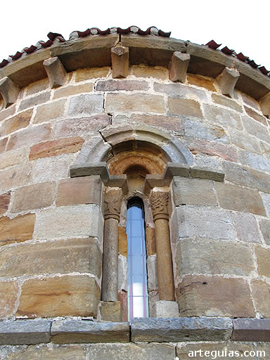 &Aacute;vside de la iglesia de castrillo de Valdelomar