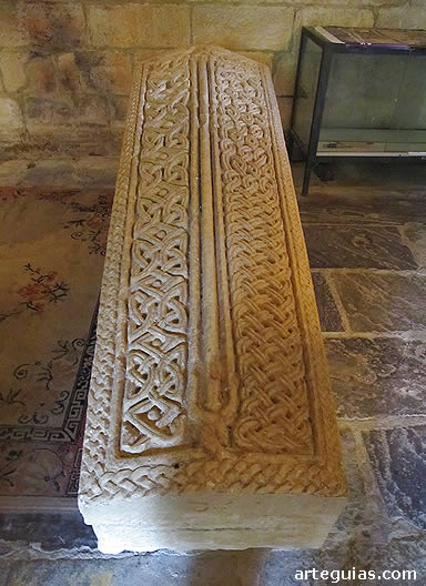 Uno de los sepulcros