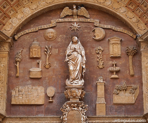 T&iacute;mpano del Portal Mayor del templo catedralicio