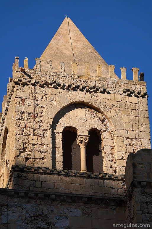 Cuerpo superior de la torre sur