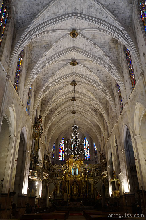 Interior gótico de la iglesia del Convento de San Francisco de Palma de Mallorca, Islas Baleares