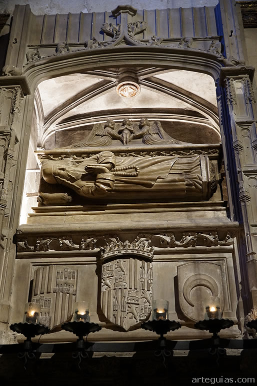 Magnífico monumento funerario del siglo XV de Ramón Llull