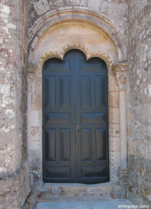 Una de las puertas del muro septentrional