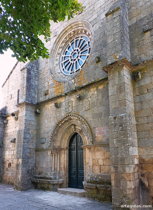 Fachada oeste de la iglesia del Convento de Santo Domingo de Ribadavia, Ourense
